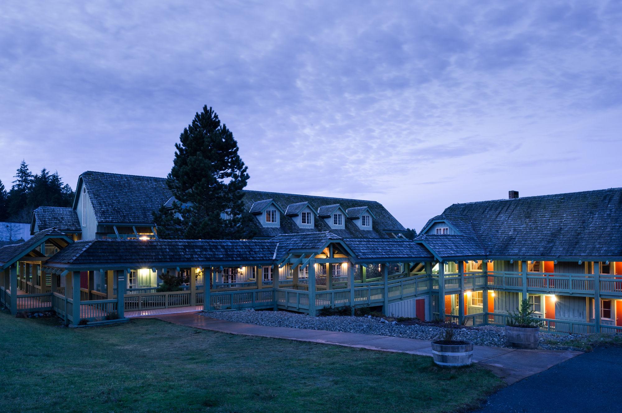 Canadian Princess Lodge & Marina Ucluelet Exterior photo